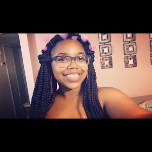 Meet your Posher, Ashley